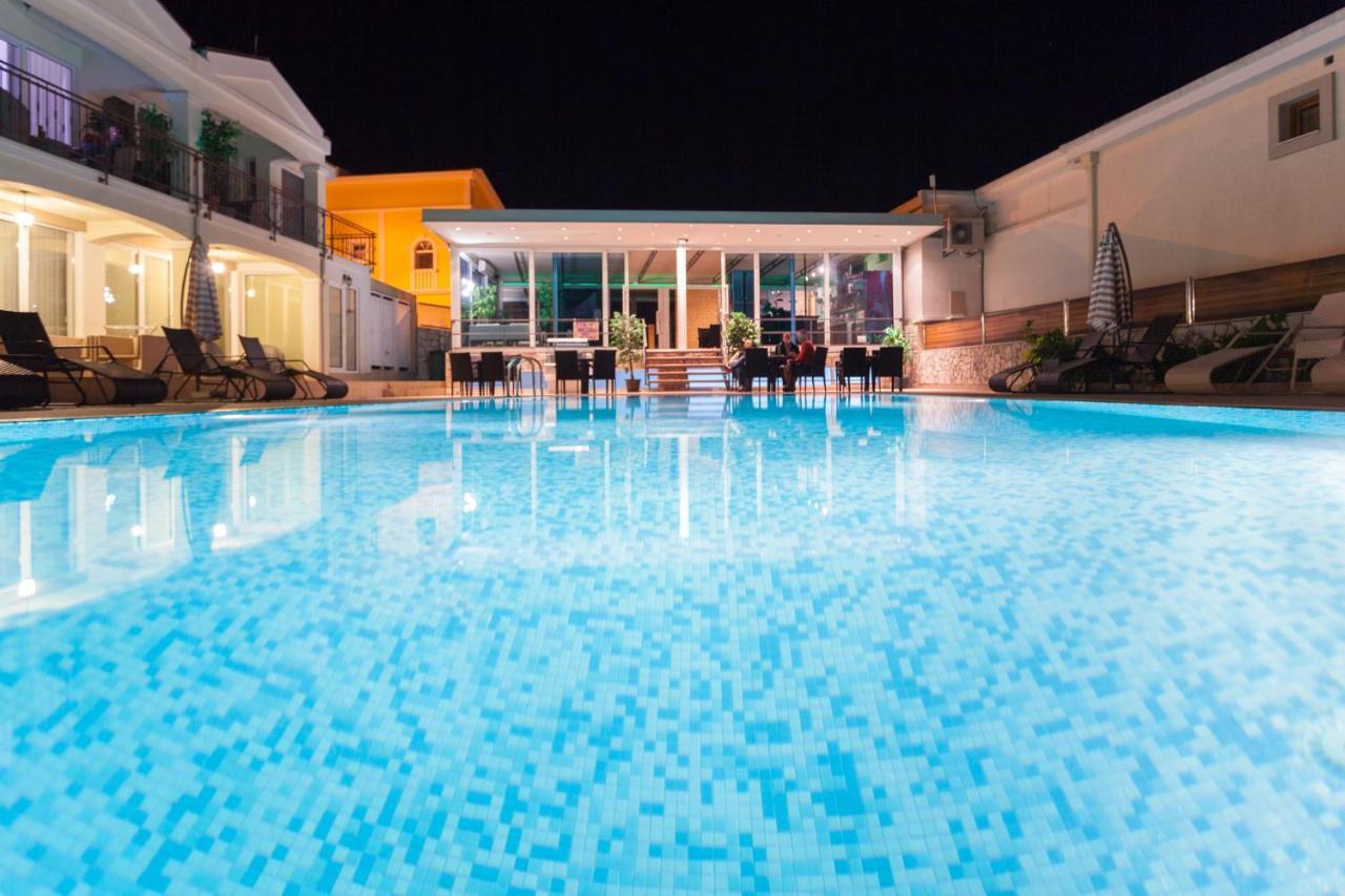 בודווה Spa Resort Luxury Apartments מראה חיצוני תמונה